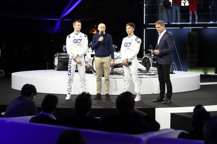 Daniil Kvyat, AlphaTauri, Franz Tost, Jefe de equipo de la Scuderia AlphaTauri, Pierre Gasly, AlphaTauri, David Coulthard
