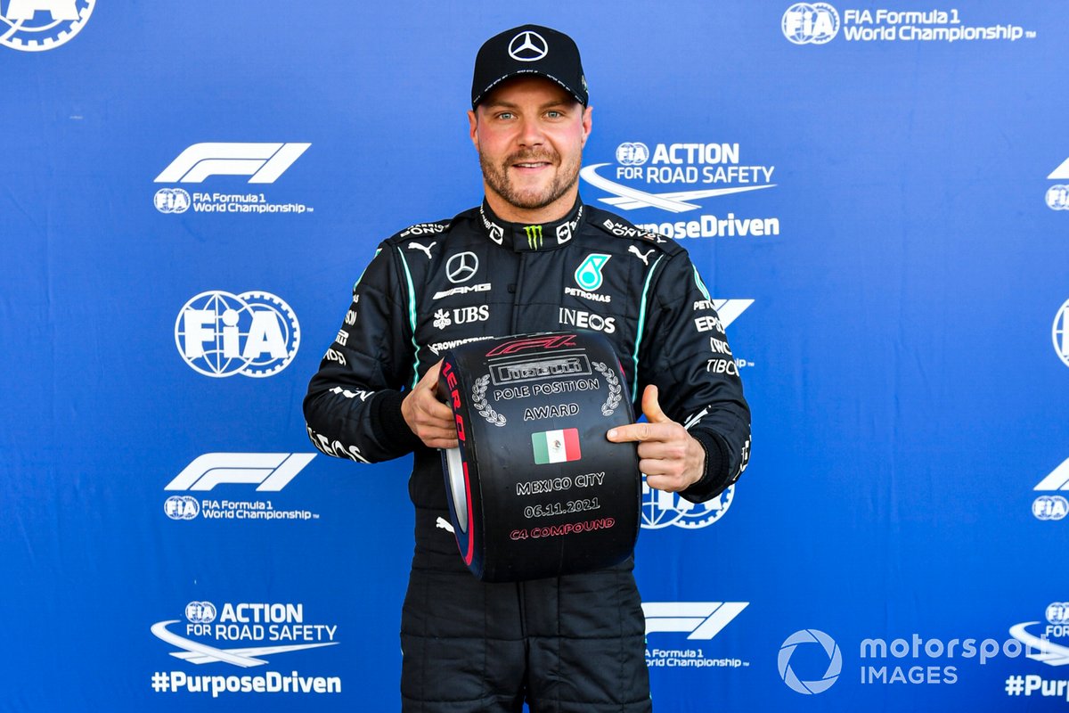 Pole man Valtteri Bottas, Mercedes con il Pirelli Pole Position Award