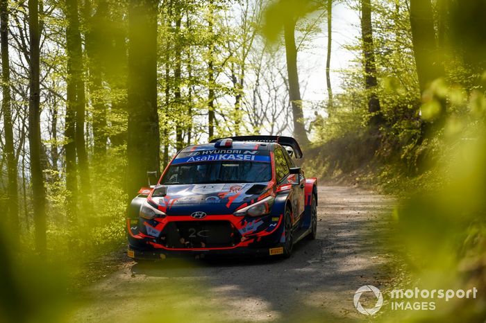 Pierre-Louis Loubet, Vincent Landais, Hyundai 2C Competition Hyundai i20 Coupe WRC