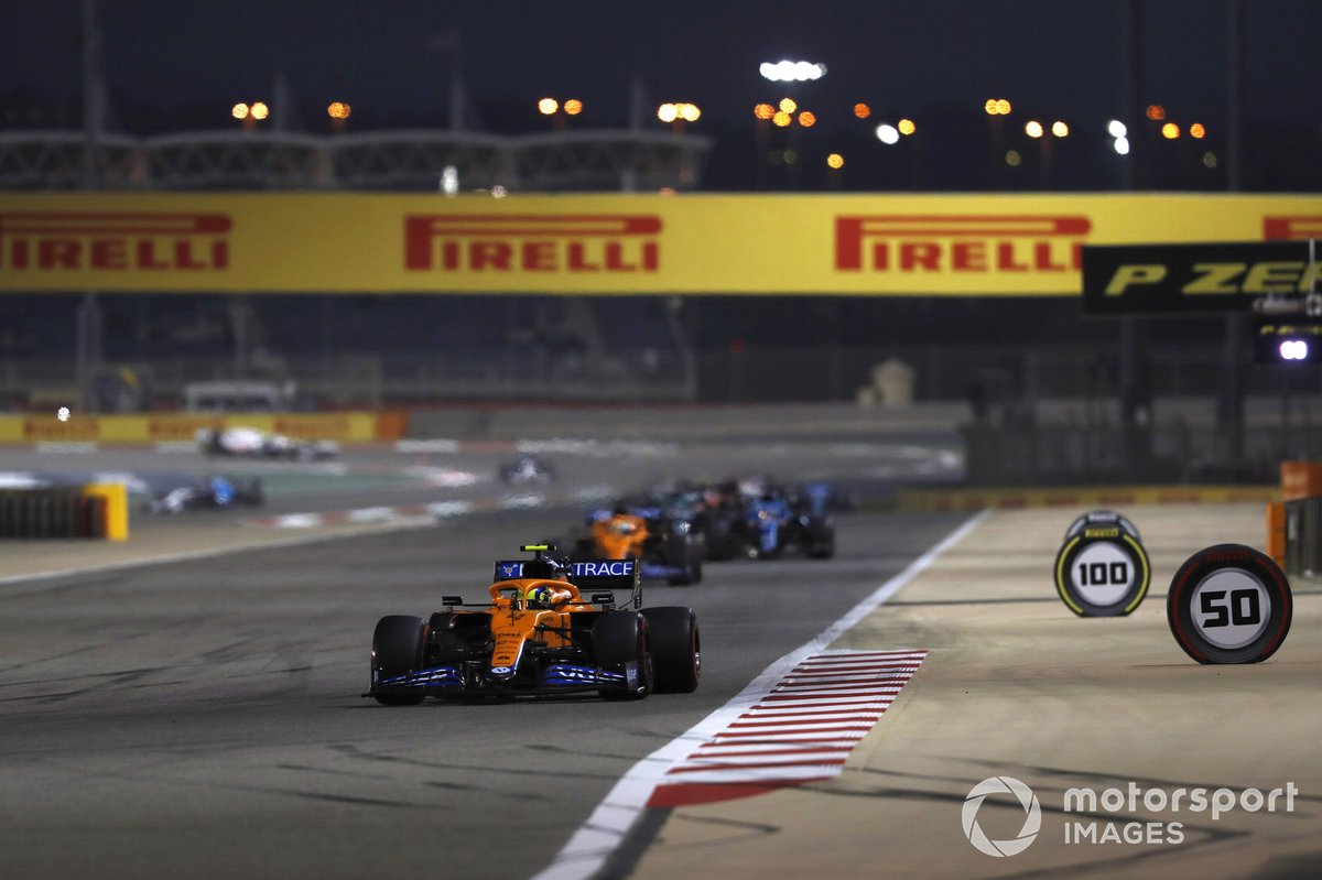 Lando Norris, McLaren MCL35M, Daniel Ricciardo, McLaren MCL35M