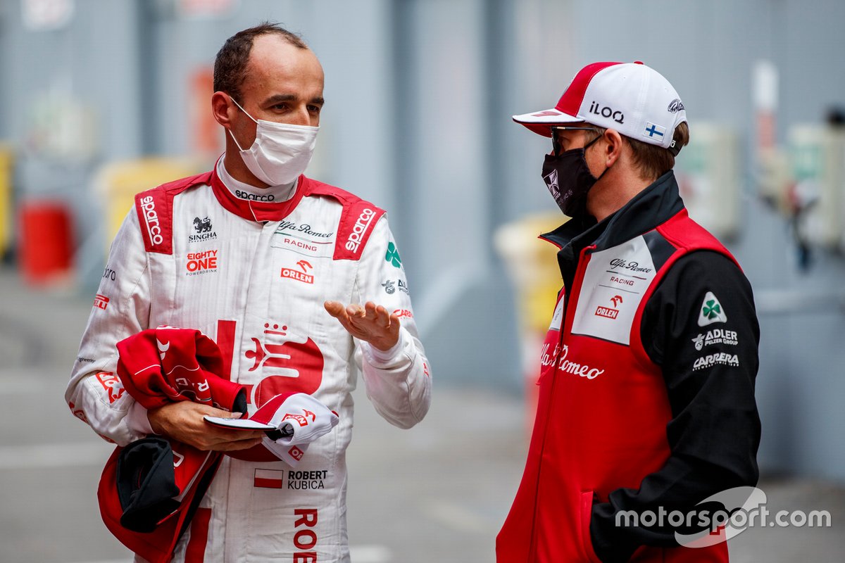 Robert Kubica, Alfa Romeo Racing C41, Kimi Raikkonen, Alfa Romeo Racing C41