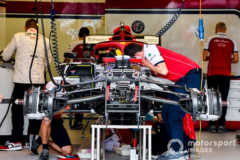 Передняя подвеска Alfa Romeo Racing C38