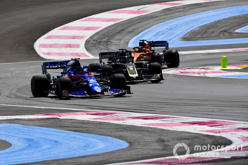 Alexander Albon, Toro Rosso STR14, Romain Grosjean, Haas F1 Team VF-19, and Carlos Sainz Jr., McLaren MCL34
