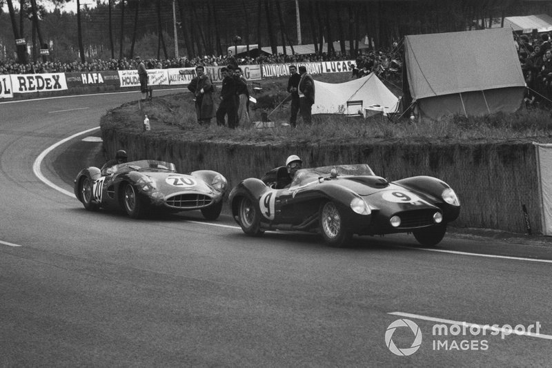 Olivier Gendebien, Maurice Trintignant, Ferrari 250 TR, leads Tony Brooks, Noel  Cunningham-Reid, Aston Martin DBR1/30