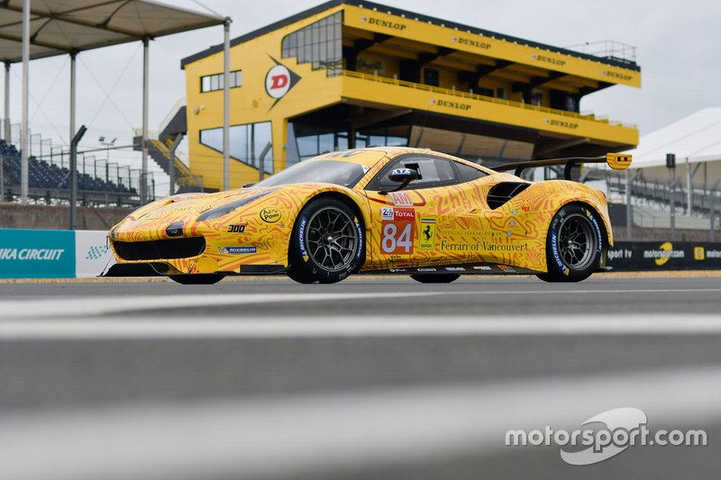 #84 JMW Motorsport Ferrari 488 GTE: Jeff Segal, Rodrigo Baptista, Wei Lu