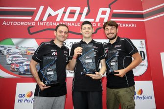 Santoro, Tonizza e Laurito sul podio della Porsche eSport Series