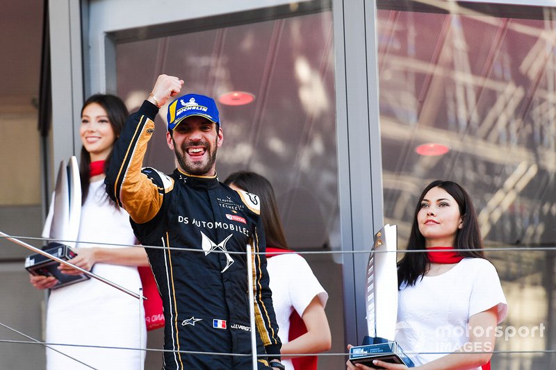 Jean-Eric Vergne, DS TECHEETAH celebrates victory on the podium