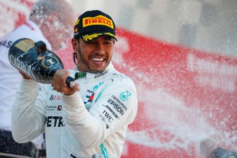 Podyum: Yarış galibi Lewis Hamilton, Mercedes AMG F1