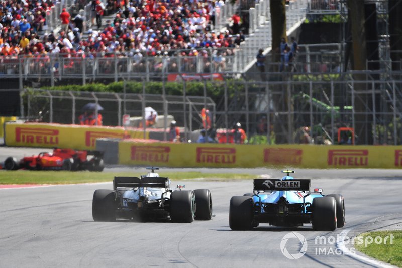 Lewis Hamilton, Mercedes AMG F1 W10, y Robert Kubica, Williams FW42