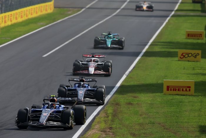 Esteban Ocon, Haas F1 Team, Carlos Sainz, Williams, Alexander Albon, Williams
