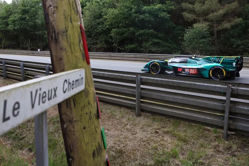 #007 Aston Martin Thor Team Aston Martin Valkyrie : Harry Tincknell, Tom Gamble, Ross Gunn