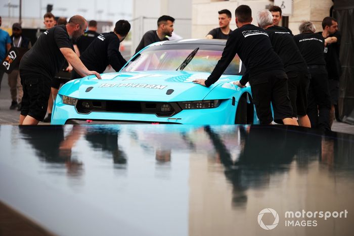 #88 Proton Competition Ford Mustang LMGT3: Giorgio Roda, Mikkel Pedersen, Dennis Olsen