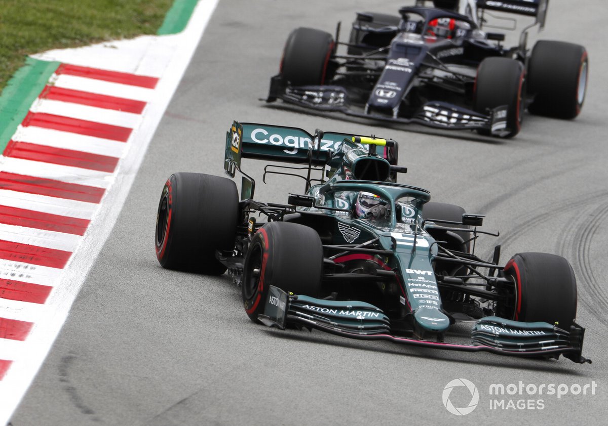 Sebastian Vettel, Aston Martin AMR21, Pierre Gasly, AlphaTauri AT02