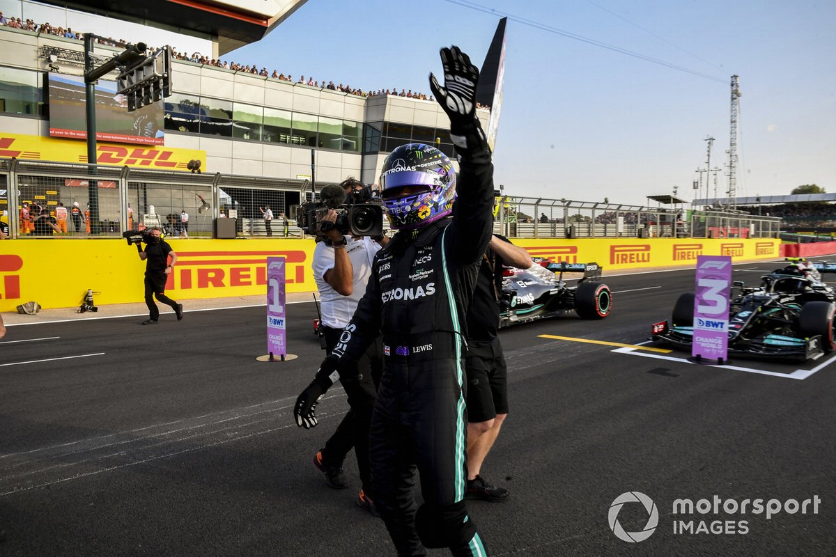 Ganador de la primera posición para la carrera Sprint Lewis Hamilton, Mercedes