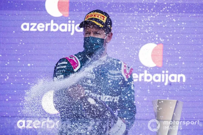 Podio: segundo lugar Sebastian Vettel, Aston Martin