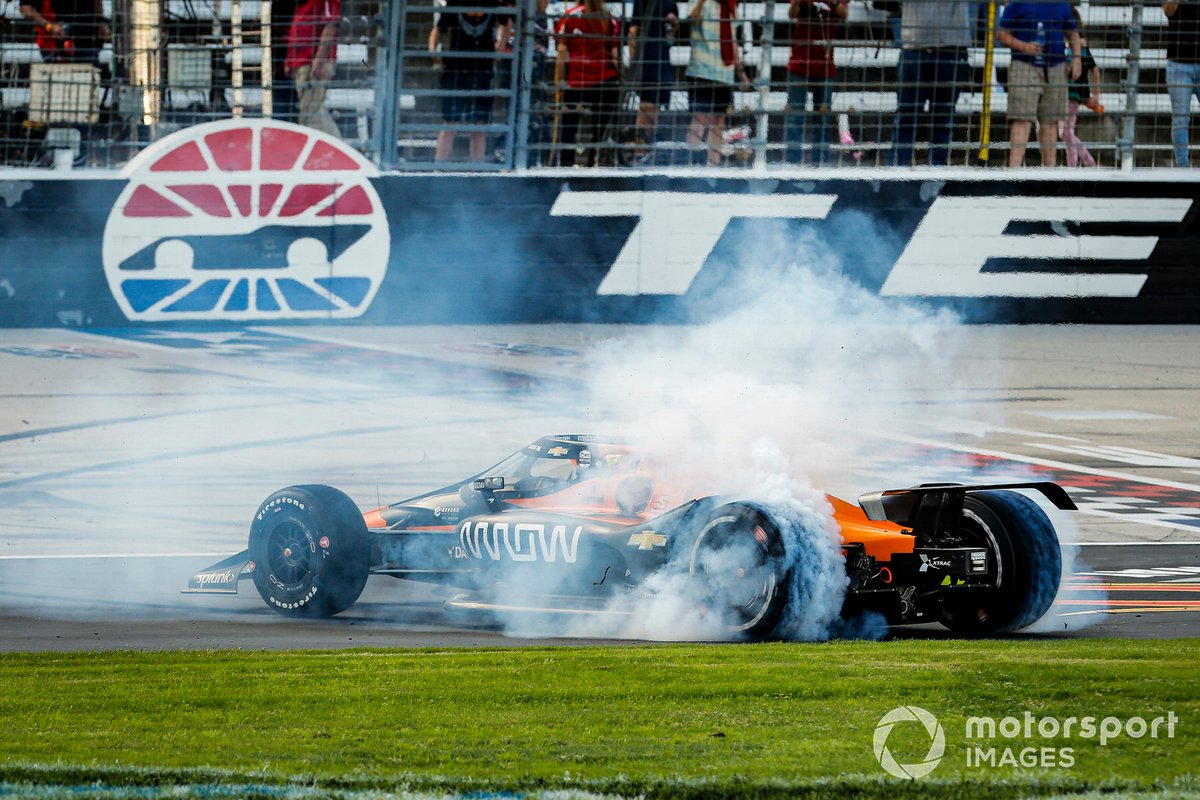 Patricio O'Ward, Arrow McLaren SP Chevrolet celebra la victoria en la XPEL 375