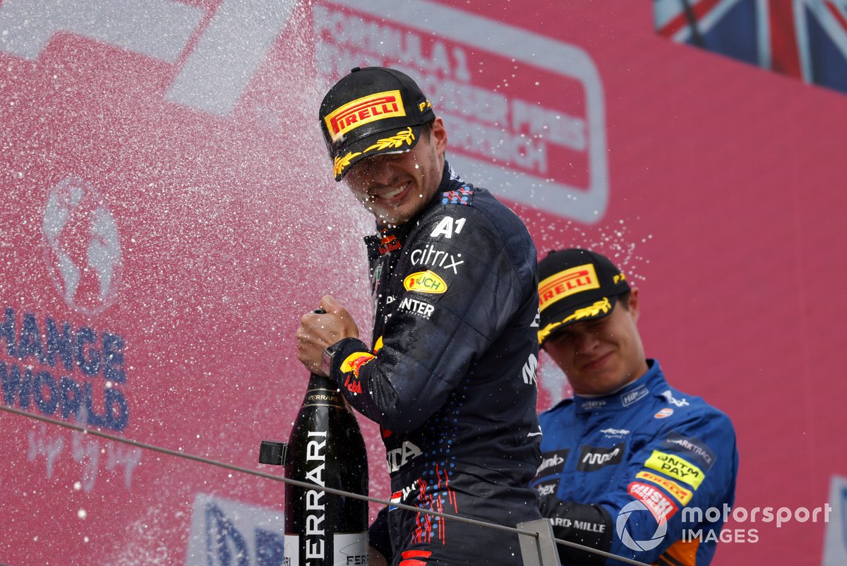 Podio: ganador Max Verstappen, Red Bull Racing , tercer lugar Lando Norris, McLaren