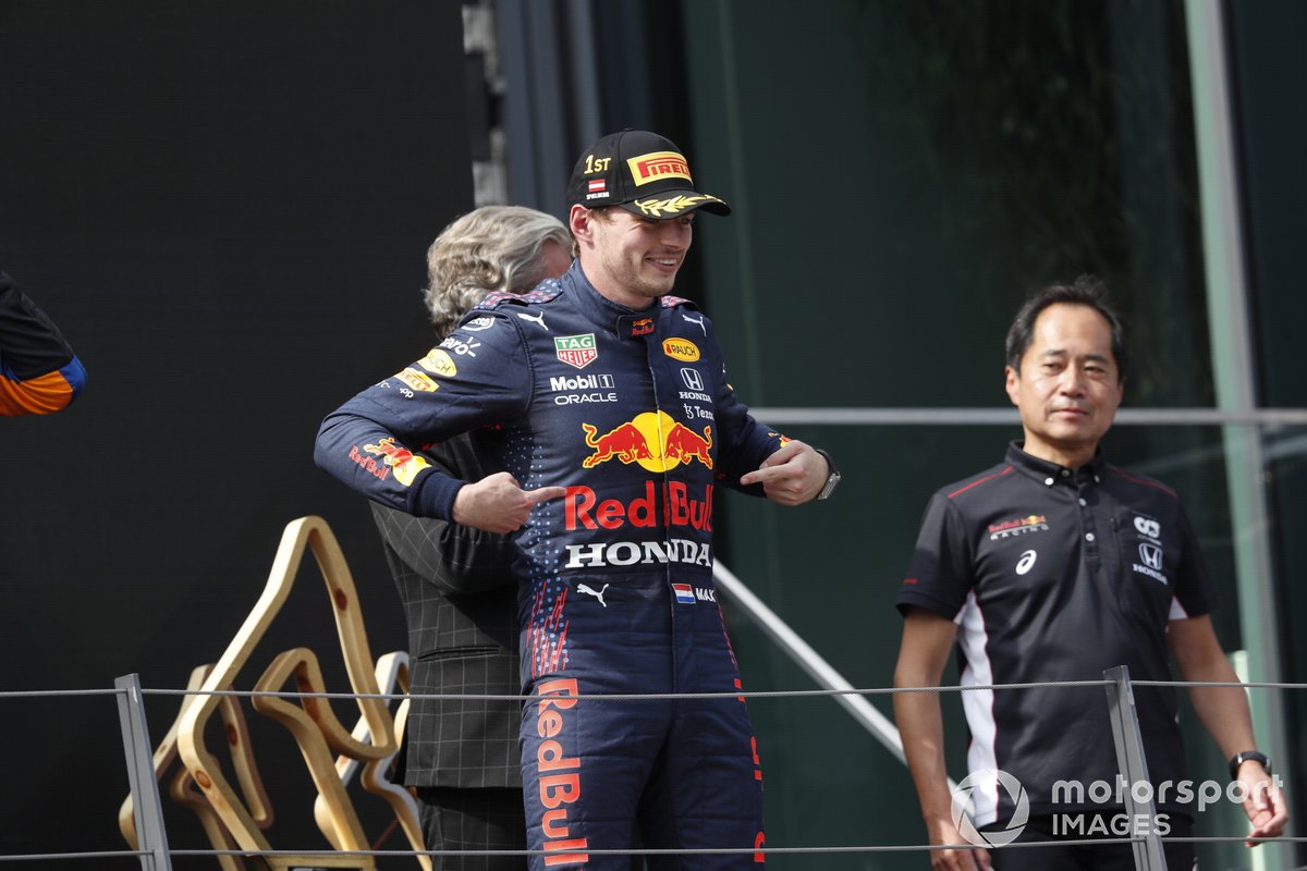 Podio: ganador Max Verstappen, Red Bull Racing