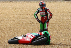 MotoGP 2017 Motogp-french-gp-2017-sam-lowes-aprilia-racing-team-gresini-after-crash