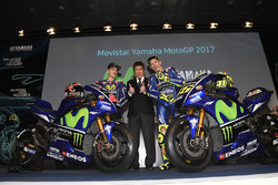 Valentino Rossi, Yamaha Factory Racing, Maverick Viñales, Yamaha Factory Racing, Kouichi Tsuji, directeur général de la division développement sport mécanique, Yamaha Motors