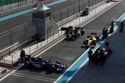 Автомобили Артема Маркелова, RUSSIAN TIME, Рафаэле Марчелло, RUSSIAN TIME, Митча Эванса, Pertamina Campos Racing, и Нобухару Мацушиты, ART Grand Prix