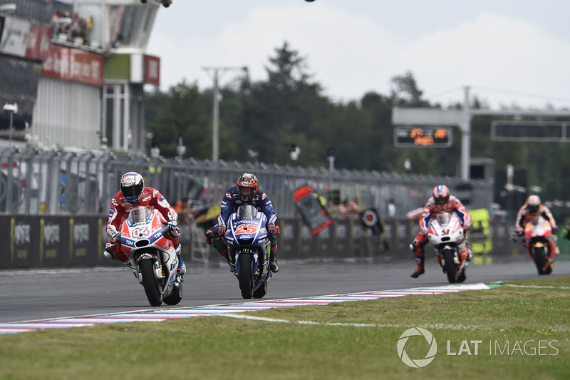 <img src="http://cdn-1.motorsport.com/static/custom/car-thumbs/MOTOGP_2017/BIKES/Ducati.png" width="80" /> Ducati Team