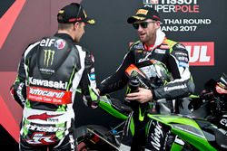 Podio: il vincitore della gara Jonathan Rea, Kawasaki Racing, il terzo classificato Tom Sykes, Kawasaki Racing