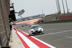Checkered flag for Dusan Borkovic , GE-Force, Alfa Romeo Giulietta TCR