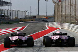 Sergio Perez, Force India VJM10, Esteban Ocon, Force India VJM10