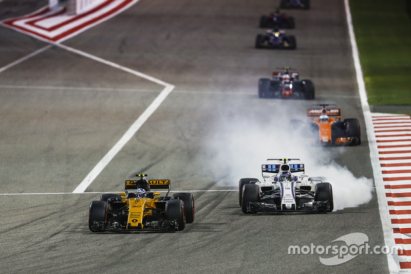 Jolyon Palmer, Renault RS 17, Lance Stroll, Williams FW40