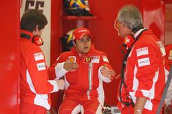 Felipe Massa, Ferrari with Rob Smedley and Luigi Mazzola, Ferrari Test Team Manager