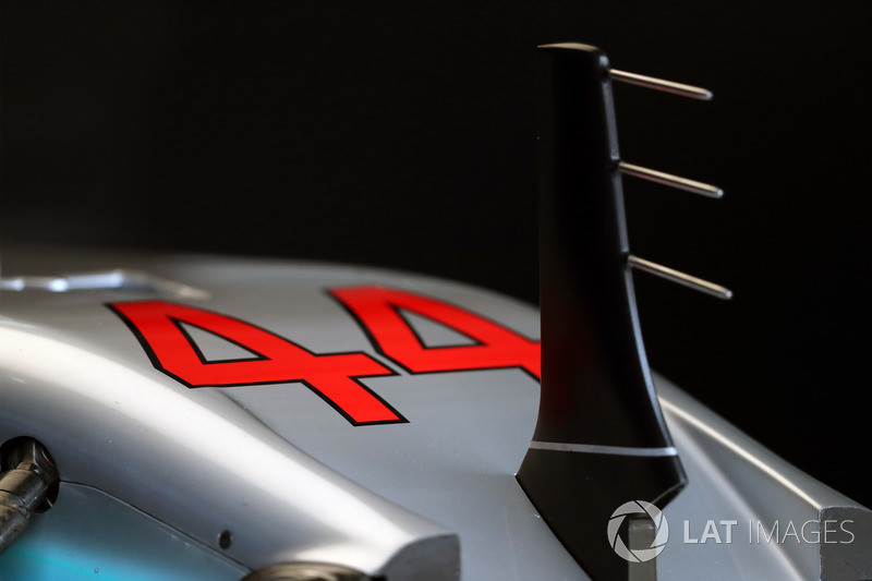 Mercedes-Benz F1 W08 burun ve ön kanat detay