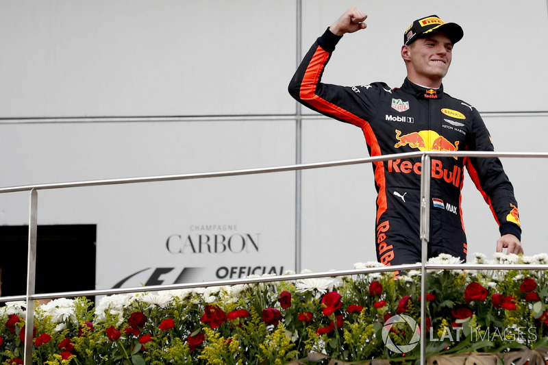 Pemenang balapan, Max Verstappen, Red Bull Racing,