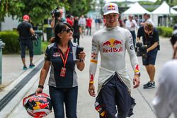 Pierre Gasly, Scuderia Toro Rosso y Fabiana Valenti, Scuderia Toro Rosso