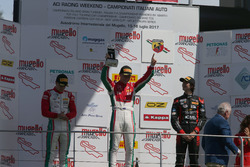 Podio Gara 1: il vincitore Marcus Armstrong, Prema Powerteam; il secondo classificato Juri Vips, Prema Powerteam; il terzo classificato Lorenzo Colombo, Bhaitech