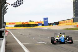 Winnaar Robert Shwartzman, Josef Kaufmann Racing