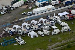 Peugeot Sport team en el Bivouac