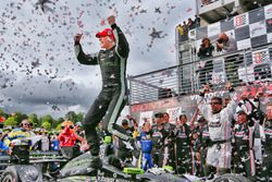 Race winner Josef Newgarden, Team Penske Chevrolet