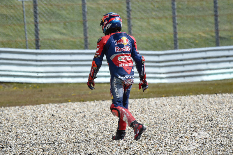 Sturz: Stefan Bradl, Honda World Superbike Team