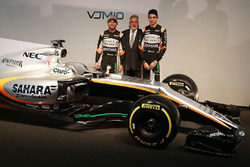 Sergio Perez, Sahara Force India F1 avec le Dr. Vijay Mallya, propriétaire du Sahara Force India F1 Team et Esteban Ocon, Sahara Force India F1 Team