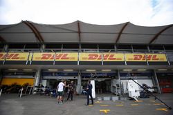 Sauber garage