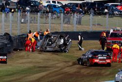 Crash: Todd Hazelwood, Brad Jones Racing Holden