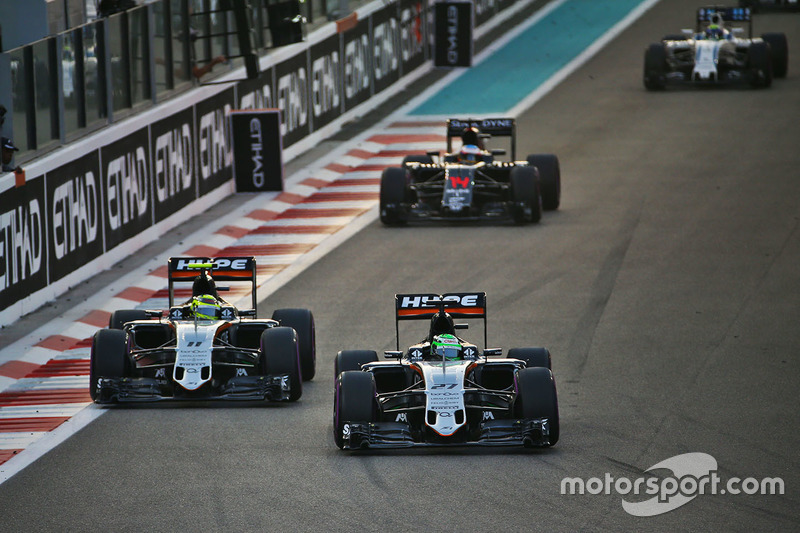 Nico Hulkenberg, Sahara Force India F1 VJM09 y Sergio Pérez, Sahara Force India F1 VJM09