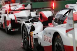 #8 Toyota Gazoo Racing Toyota TS050 Hybrid: Anthony Davidson, Nicolas Lapierre, Kazuki Nakajima, #7 