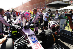 Esteban Ocon, Sahara Force India F1 VJM10, climbs from his car