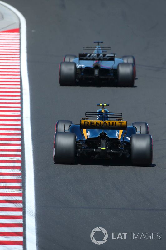  Romain Grosjean, Haas F1 Team VF-17, Jolyon Palmer, Renault Sport F1 Team RS17