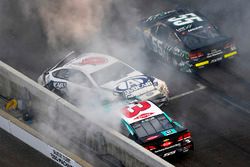 Trevor Bayne, Roush Fenway Racing Ford, Austin Dillon, Richard Childress Racing Chevrolet, Gray Gaulding, Premium Motorsports Toyota wreck