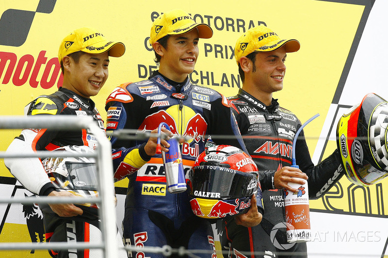 Podio: 1º Marc Márquez, 2º Tomoyoshi Koyama, 3º Sandro Cortese