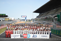 Gruppenfoto: Alle Fahrer für die 24h Le Mans 2017