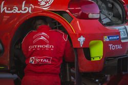 El coche de Andreas Mikkelsen, Anders Jäger, Citroën C3 WRC, Citroën World Rally Team in the service